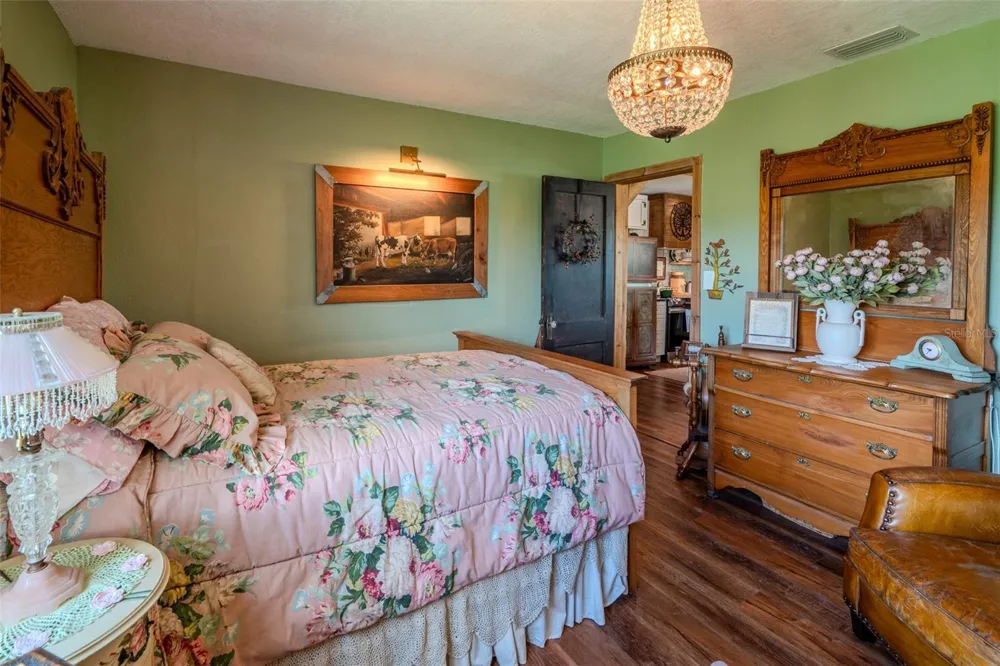 2242 CR 543 Sumterville, FL 33585