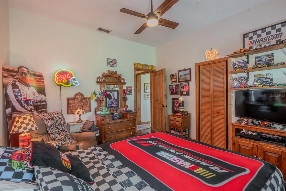 2242 CR 543 Sumterville, FL 33585