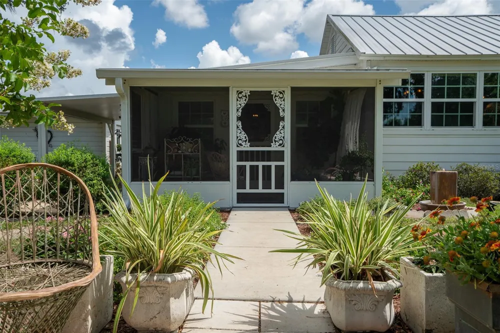 2242 CR 543 Sumterville, FL 33585