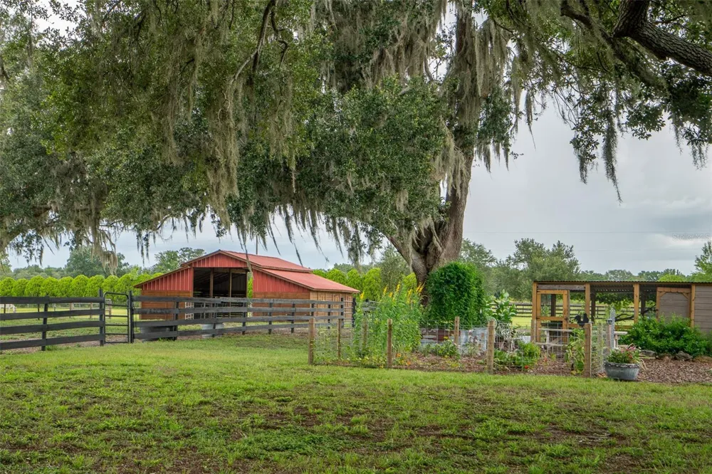 2242 CR 543 Sumterville, FL 33585