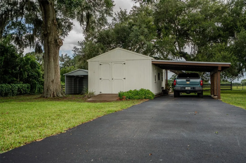2242 CR 543 Sumterville, FL 33585
