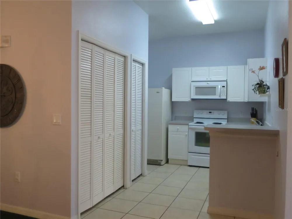 2806 CLUB CORTILE CIRCLE #B Kissimmee, FL 34746