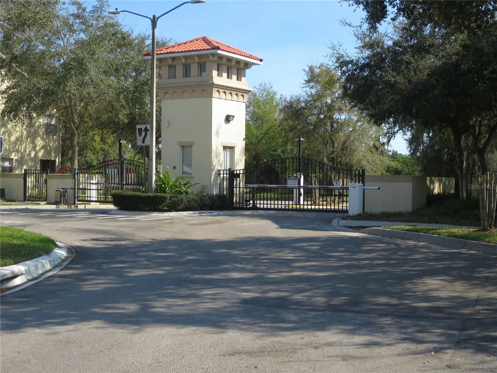 2806 CLUB CORTILE CIRCLE #B Kissimmee, FL 34746