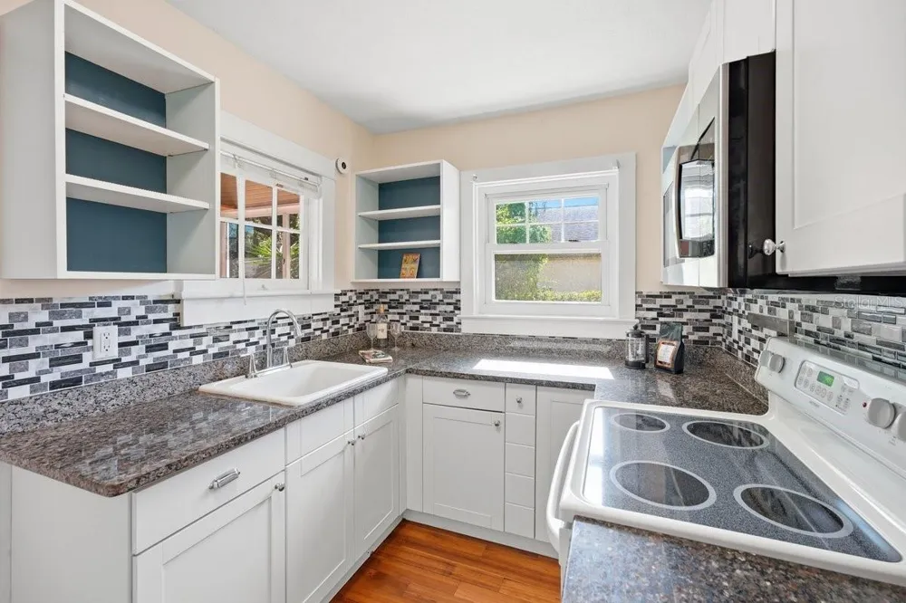 2048 5TH STREET Sarasota, FL 34237