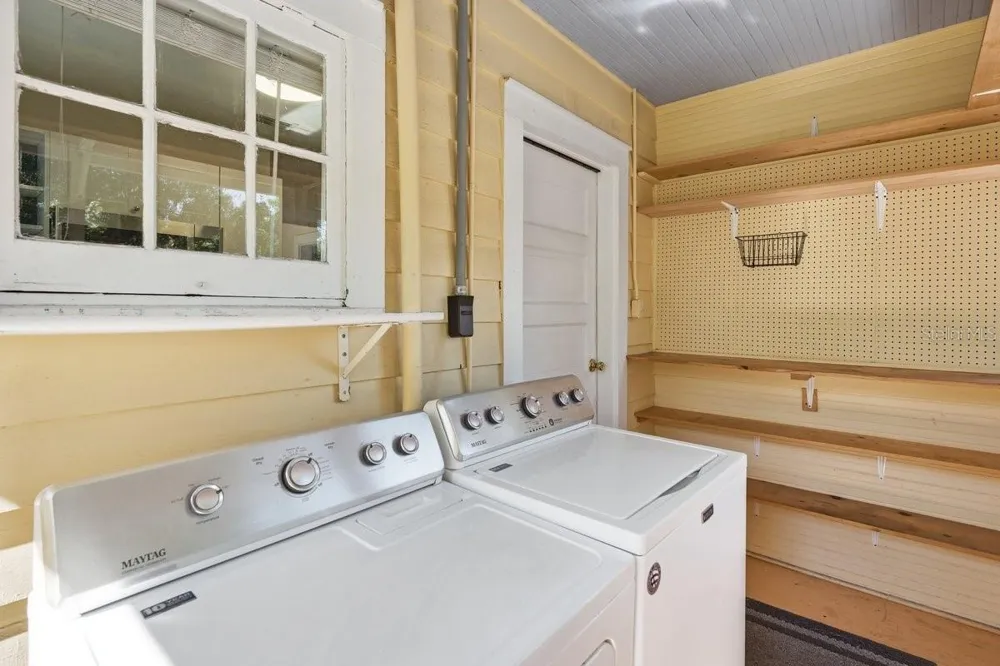 2048 5TH STREET Sarasota, FL 34237