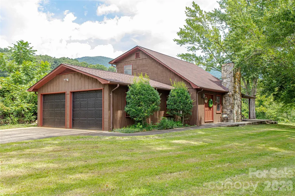 132 Hurd Road Canton, NC 28716