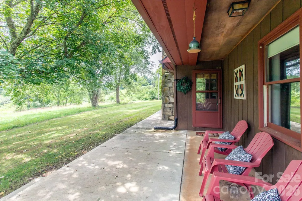 132 Hurd Road Canton, NC 28716