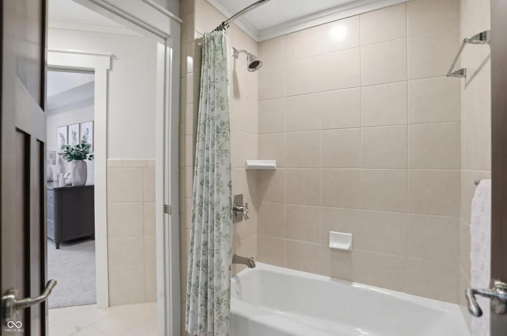16032 Colleton Court Carmel, IN 46033