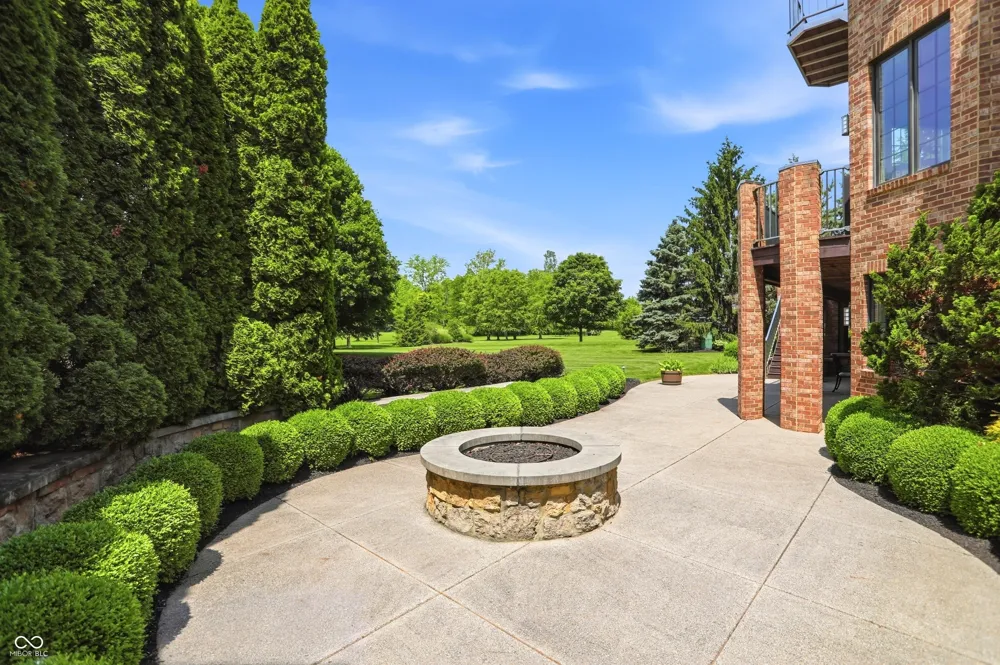 16032 Colleton Court Carmel, IN 46033
