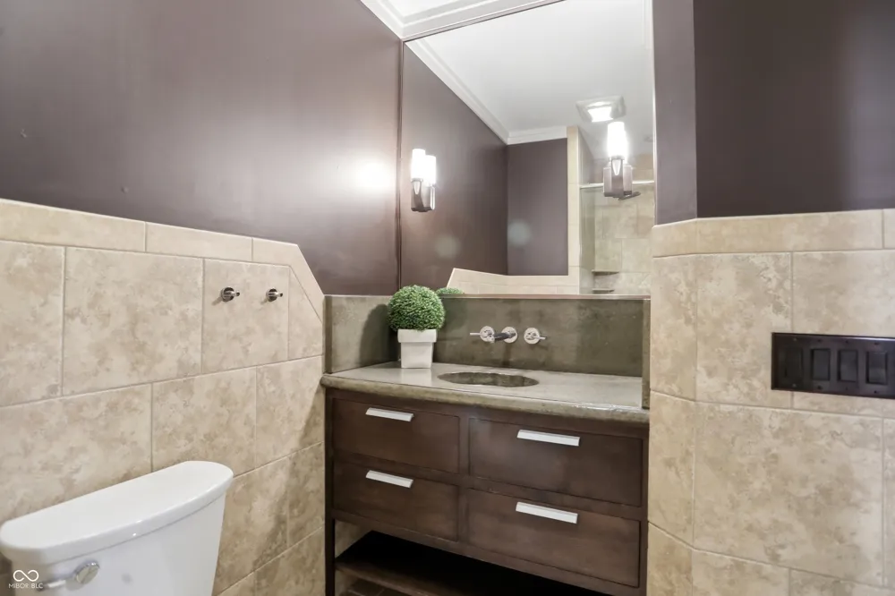 16032 Colleton Court Carmel, IN 46033