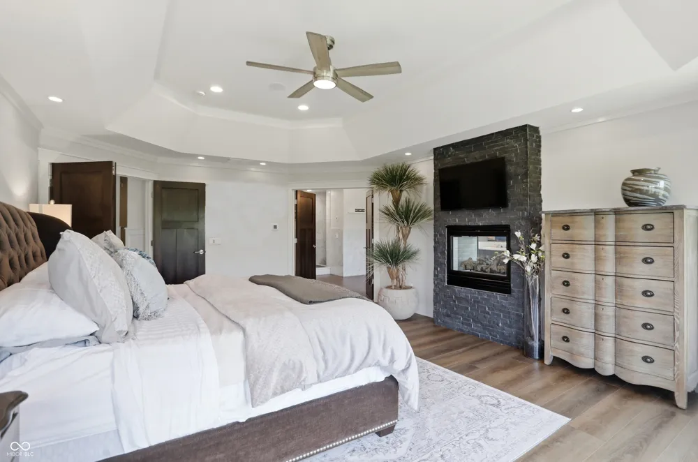16032 Colleton Court Carmel, IN 46033
