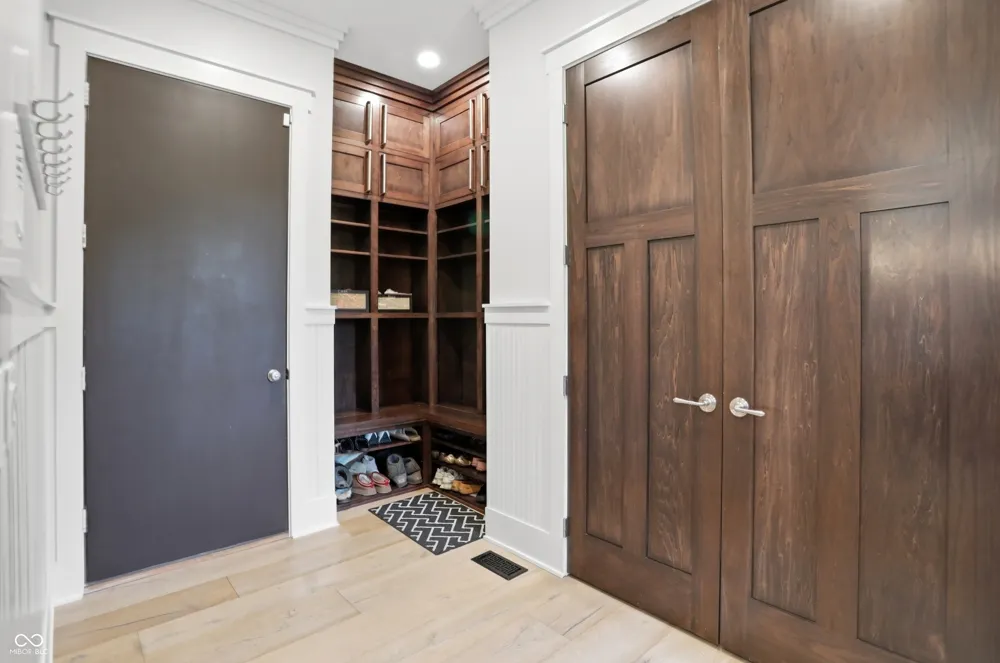 16032 Colleton Court Carmel, IN 46033