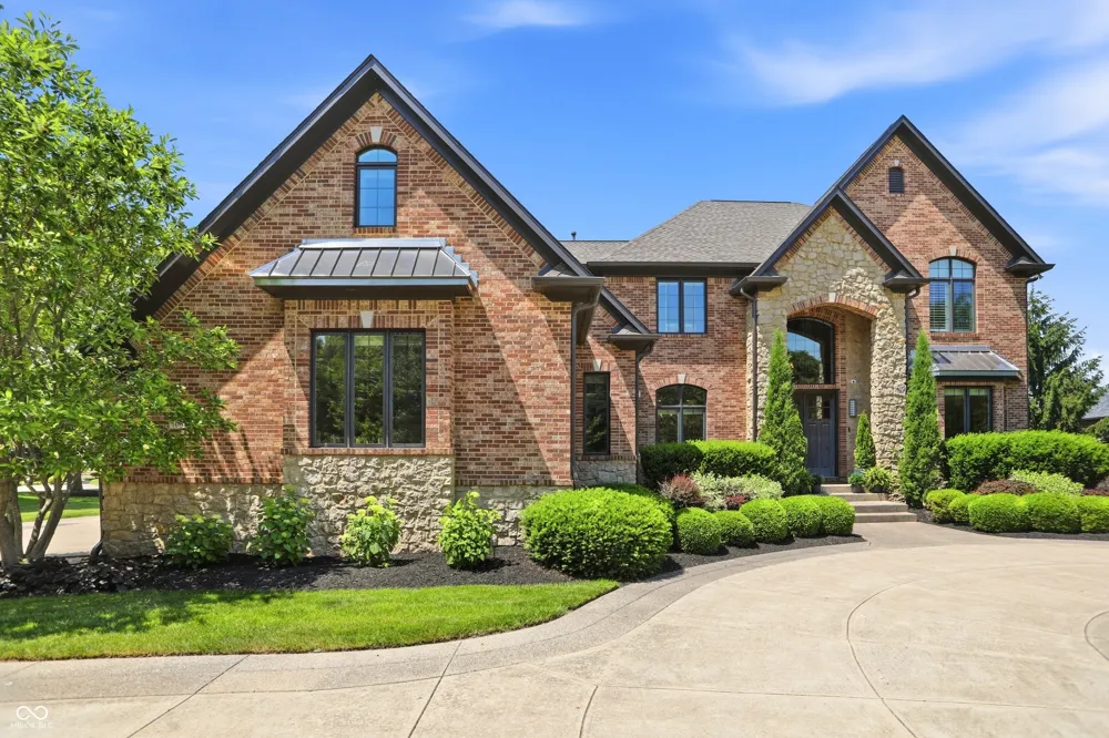 16032 Colleton Court Carmel, IN 46033