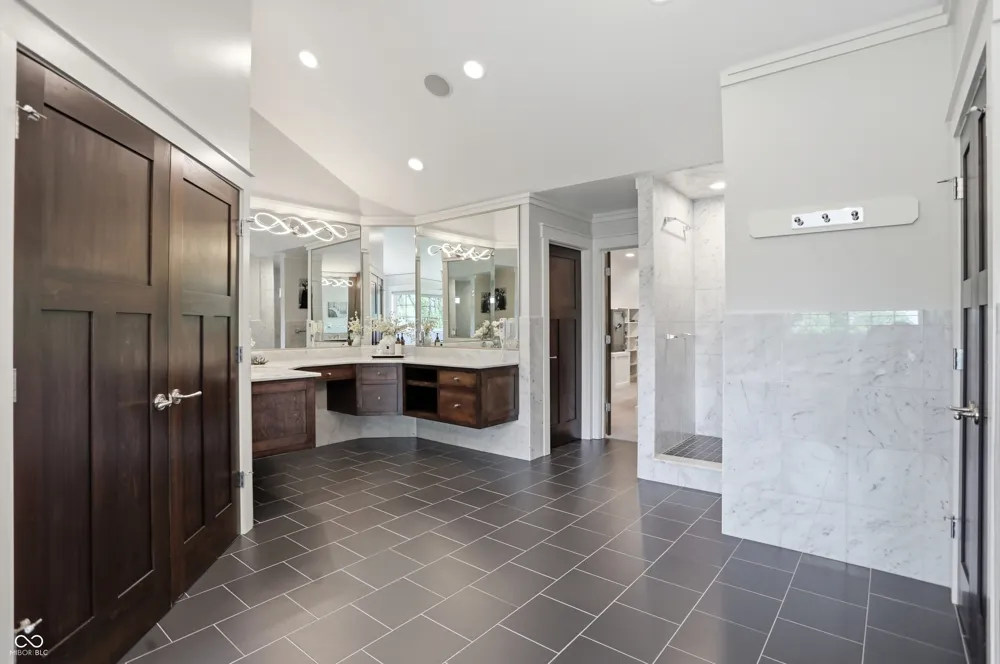 16032 Colleton Court Carmel, IN 46033