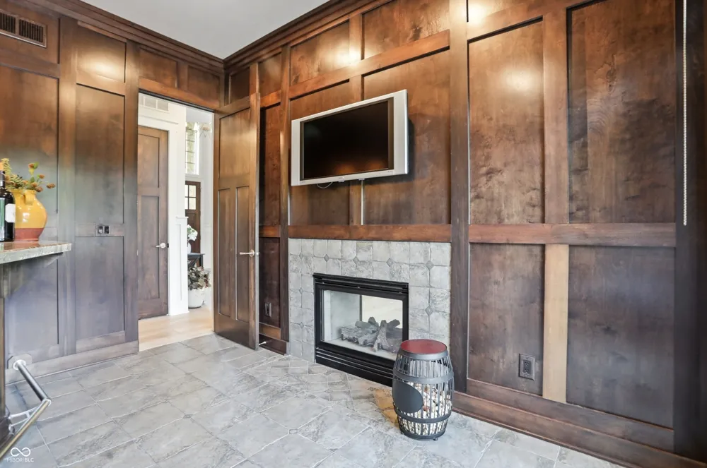 16032 Colleton Court Carmel, IN 46033