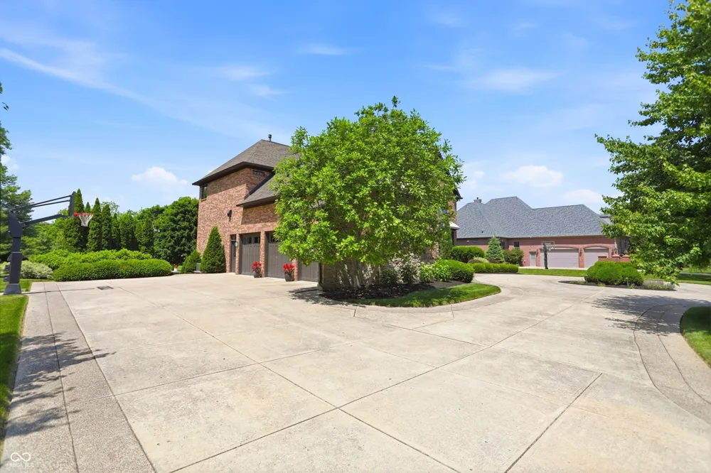 16032 Colleton Court Carmel, IN 46033