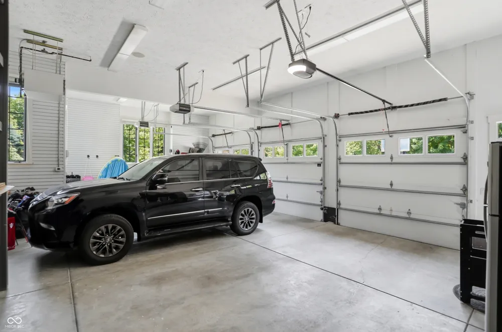 16032 Colleton Court Carmel, IN 46033