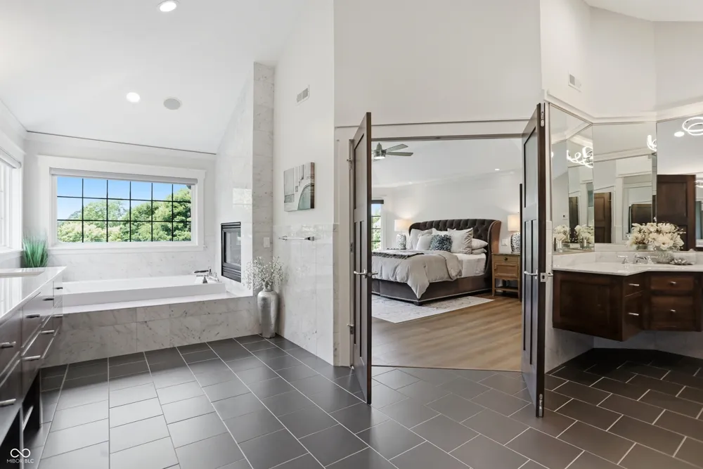 16032 Colleton Court Carmel, IN 46033