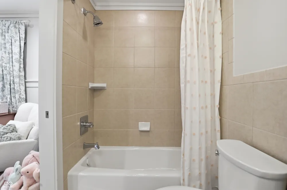 16032 Colleton Court Carmel, IN 46033
