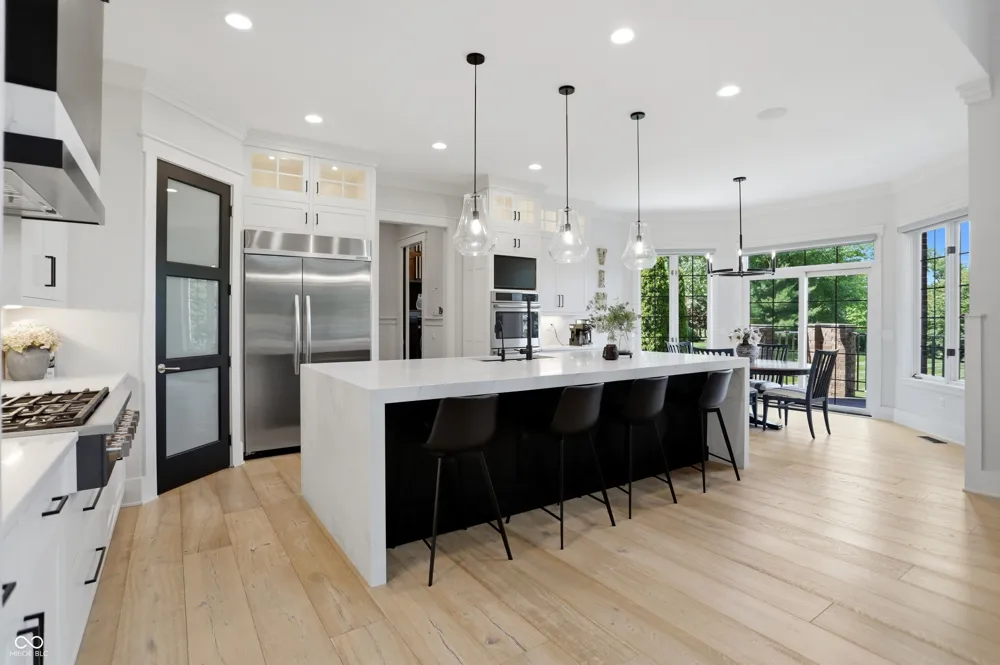 16032 Colleton Court Carmel, IN 46033