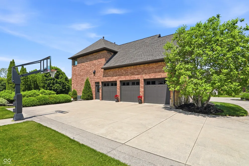 16032 Colleton Court Carmel, IN 46033