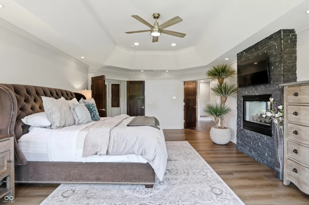 16032 Colleton Court Carmel, IN 46033