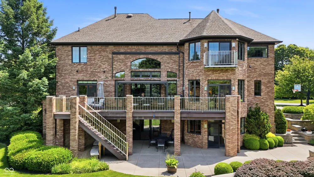 16032 Colleton Court Carmel, IN 46033