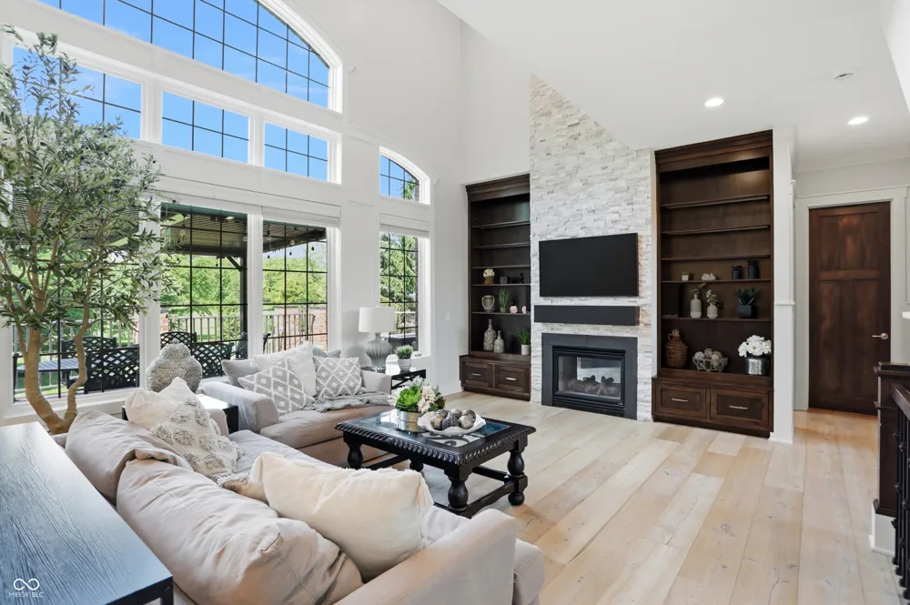 16032 Colleton Court Carmel, IN 46033