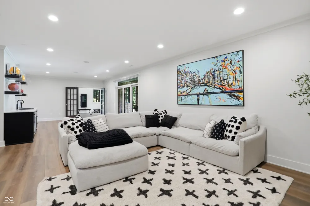 16032 Colleton Court Carmel, IN 46033