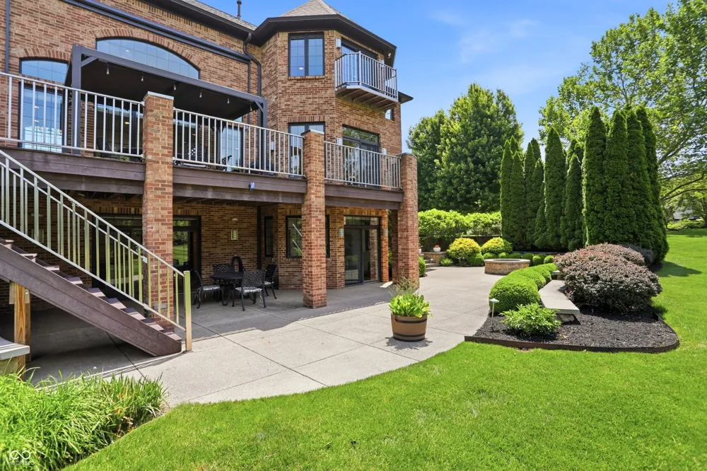 16032 Colleton Court Carmel, IN 46033