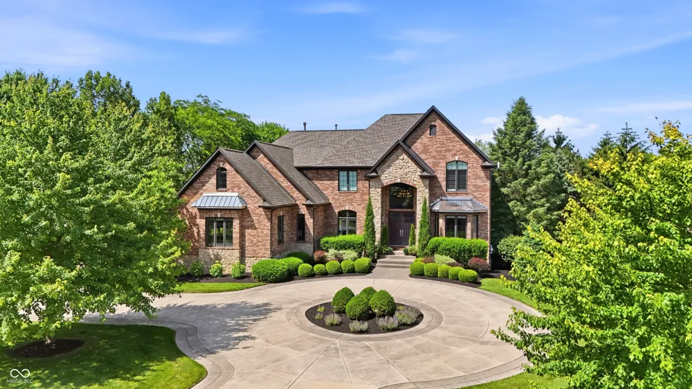 16032 Colleton Court Carmel, IN 46033
