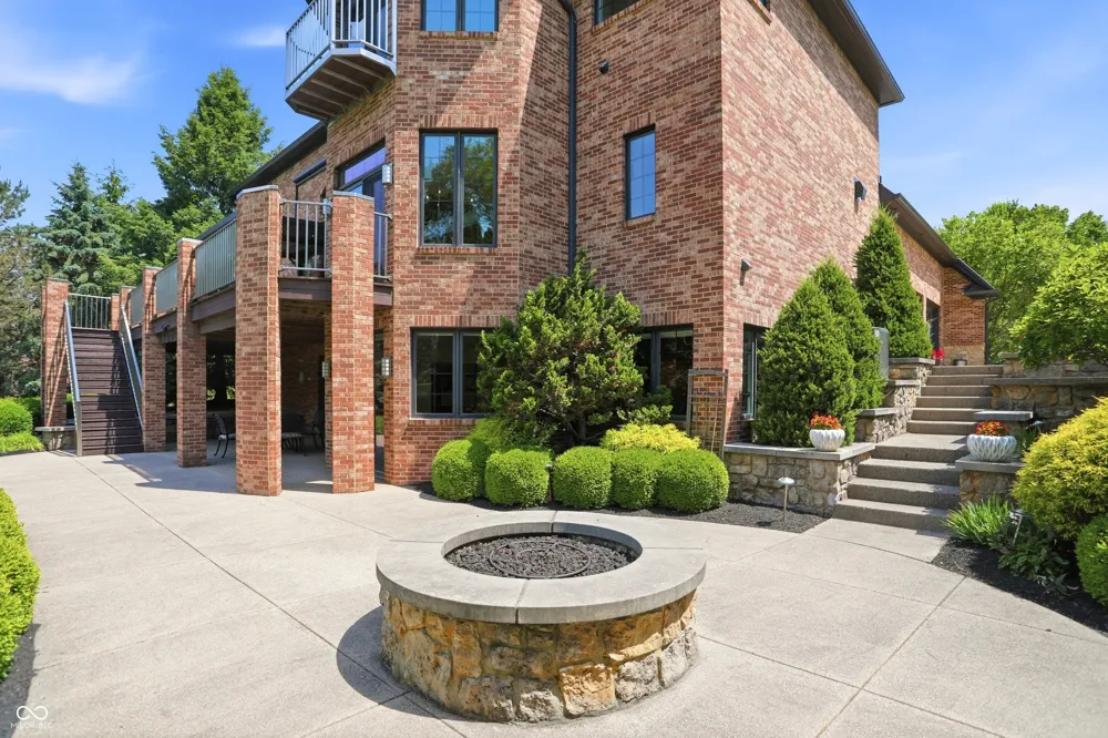 16032 Colleton Court Carmel, IN 46033
