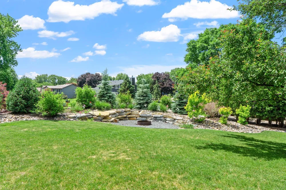 8419 Cooper Way Inver Grove Heights, MN 55076