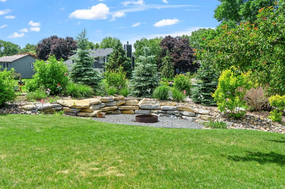 8419 Cooper Way Inver Grove Heights, MN 55076