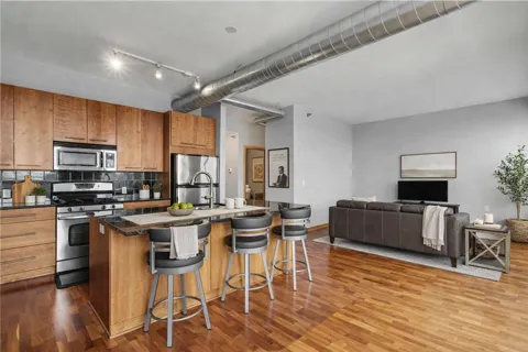 1211 Lagoon Avenue #410