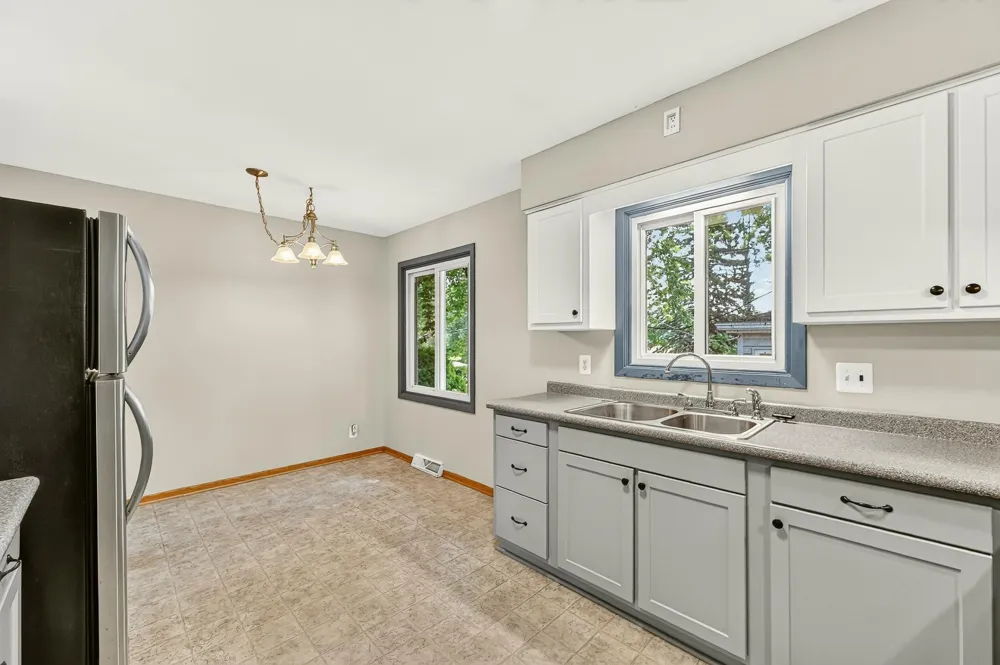 1706 34th Street NW Rochester, MN 55901