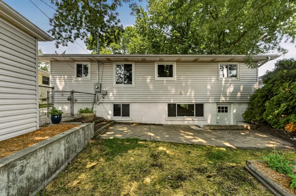 1706 34th Street NW Rochester, MN 55901