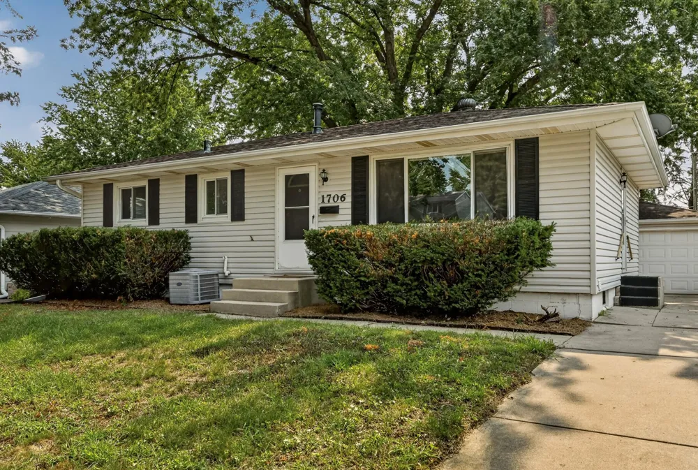 1706 34th Street NW Rochester, MN 55901