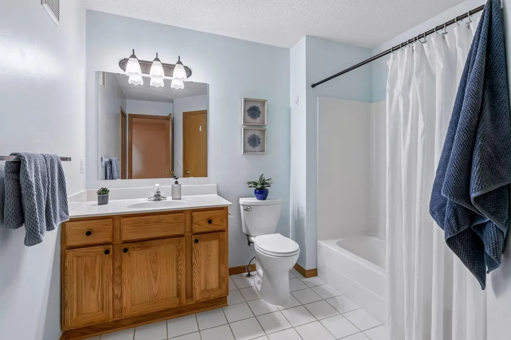 8271 Kimball Drive Eden Prairie, MN 55347