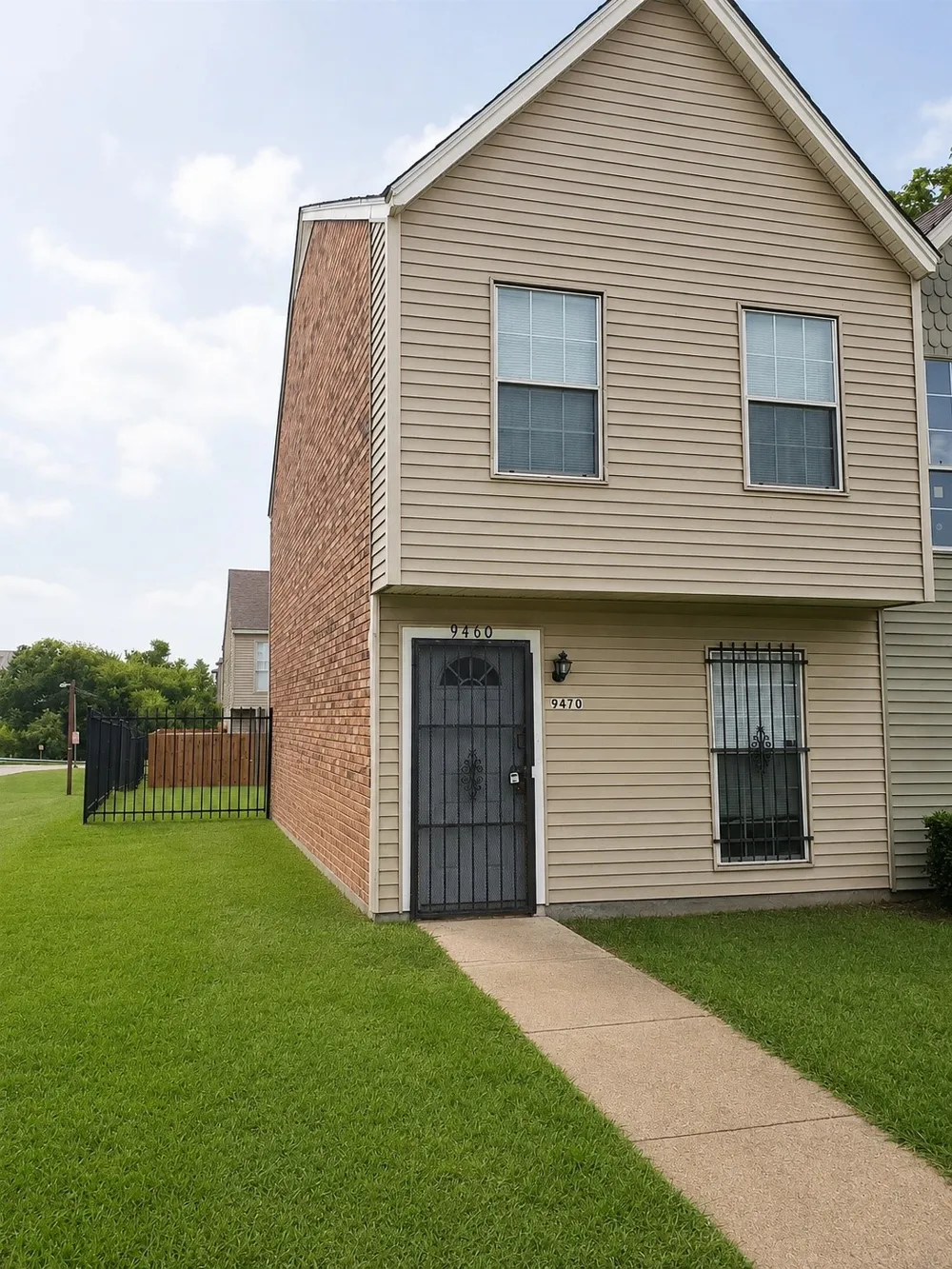 9460 Olde Towne Row Dallas, TX 75227