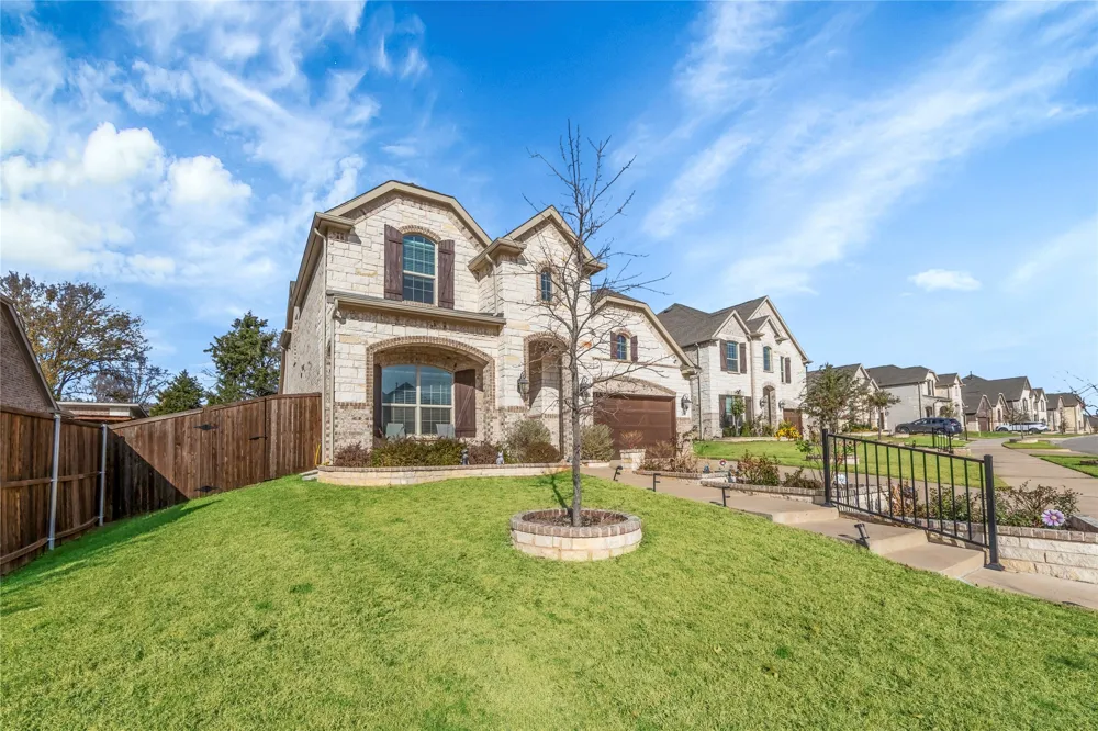 2218 Christopher Lane Euless, TX 76040
