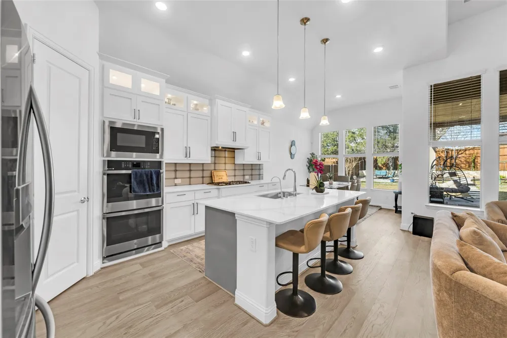 2218 Christopher Lane Euless, TX 76040