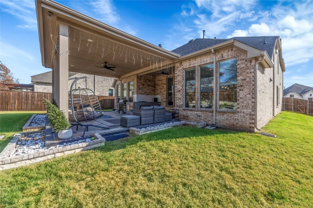 2218 Christopher Lane Euless, TX 76040