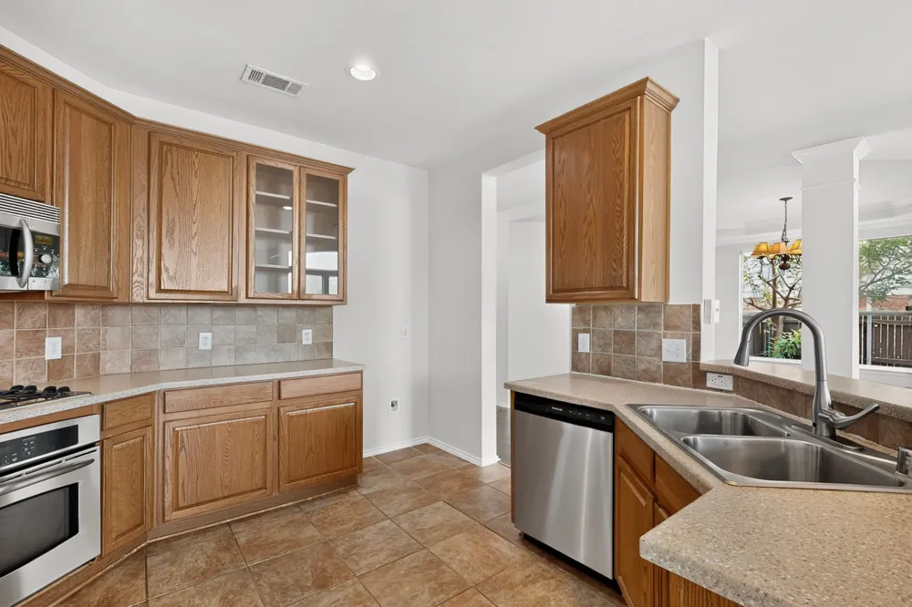 1756 Hidden Brook Drive Grand Prairie, TX 75050