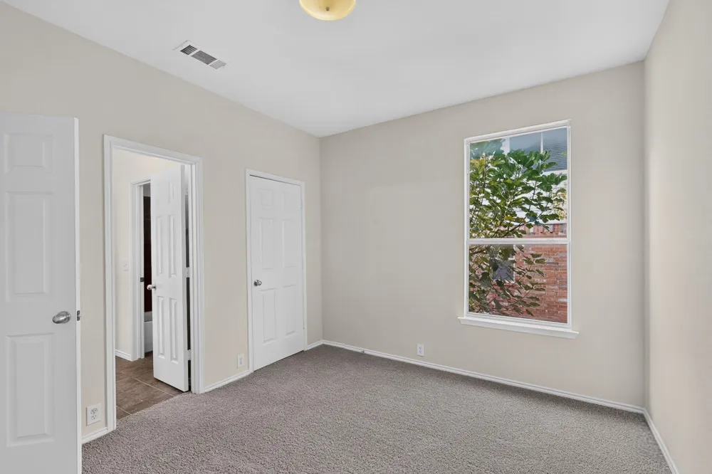 1756 Hidden Brook Drive Grand Prairie, TX 75050