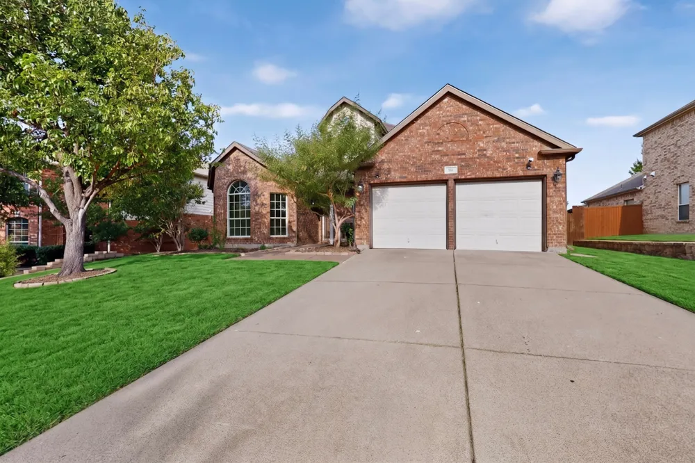 1756 Hidden Brook Drive Grand Prairie, TX 75050