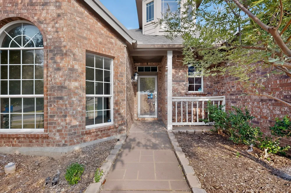1756 Hidden Brook Drive Grand Prairie, TX 75050
