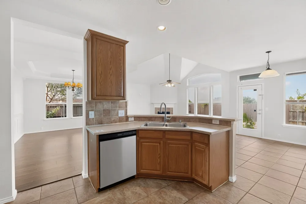 1756 Hidden Brook Drive Grand Prairie, TX 75050