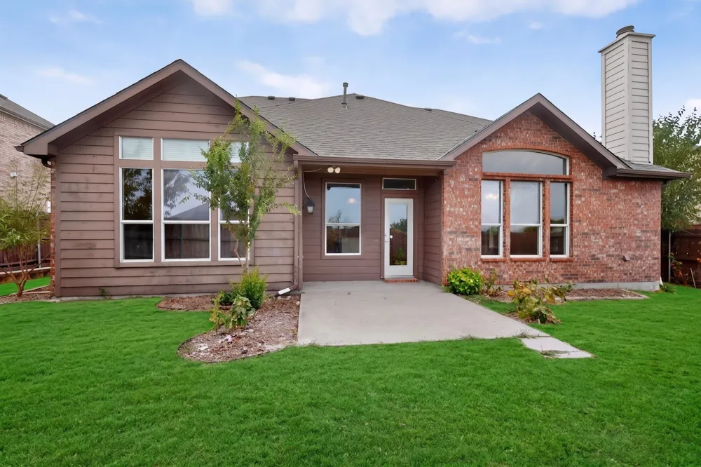 1756 Hidden Brook Drive Grand Prairie, TX 75050