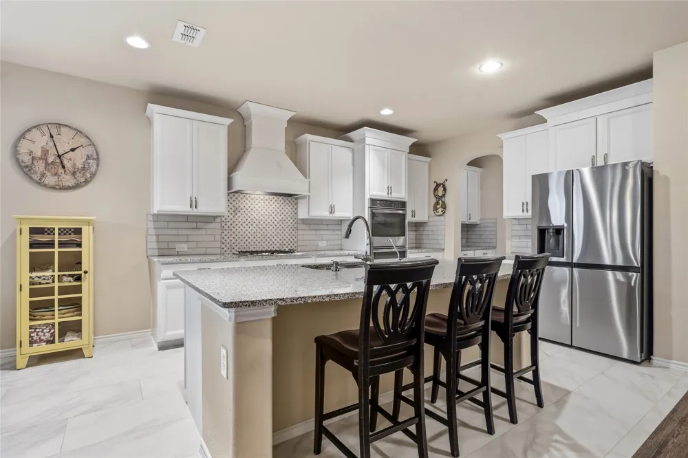 921 Viburnum Drive Fort Worth, TX 76131